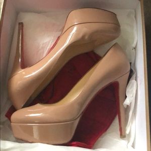 Christian Louboutin Bianca patent(nude) 38.5/8.5us